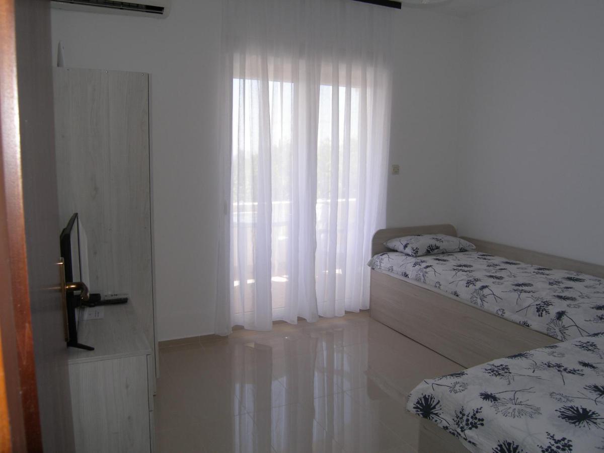 Apartmani Matela Petrcane Exterior foto