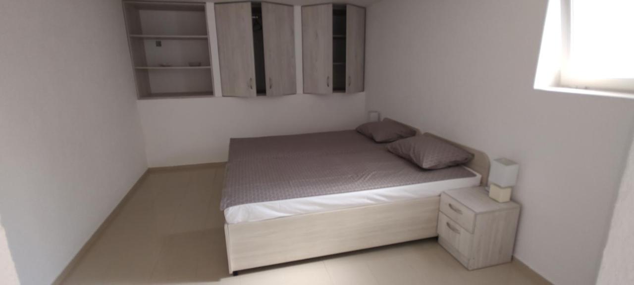 Apartmani Matela Petrcane Exterior foto