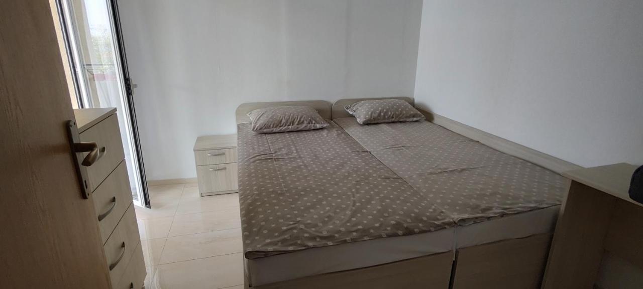 Apartmani Matela Petrcane Exterior foto