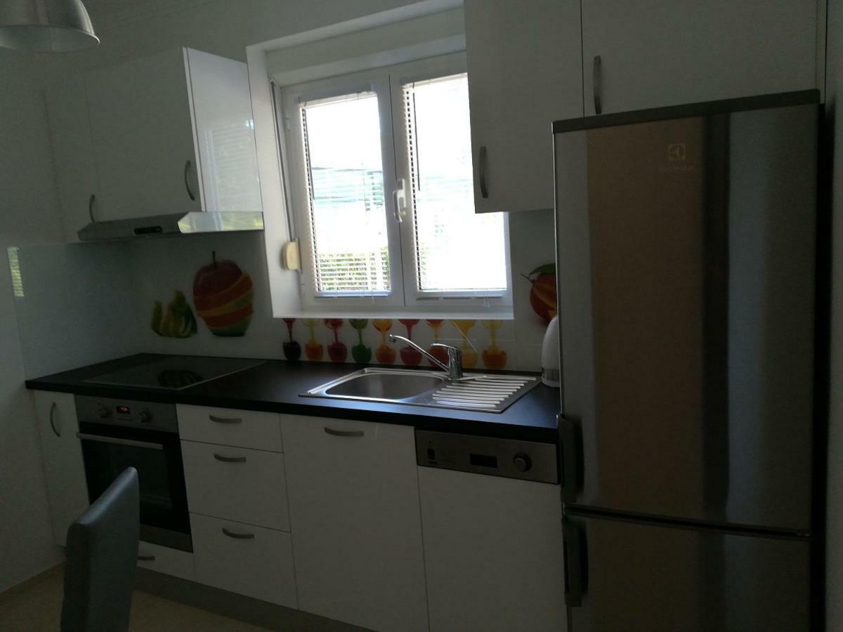 Apartmani Matela Petrcane Exterior foto
