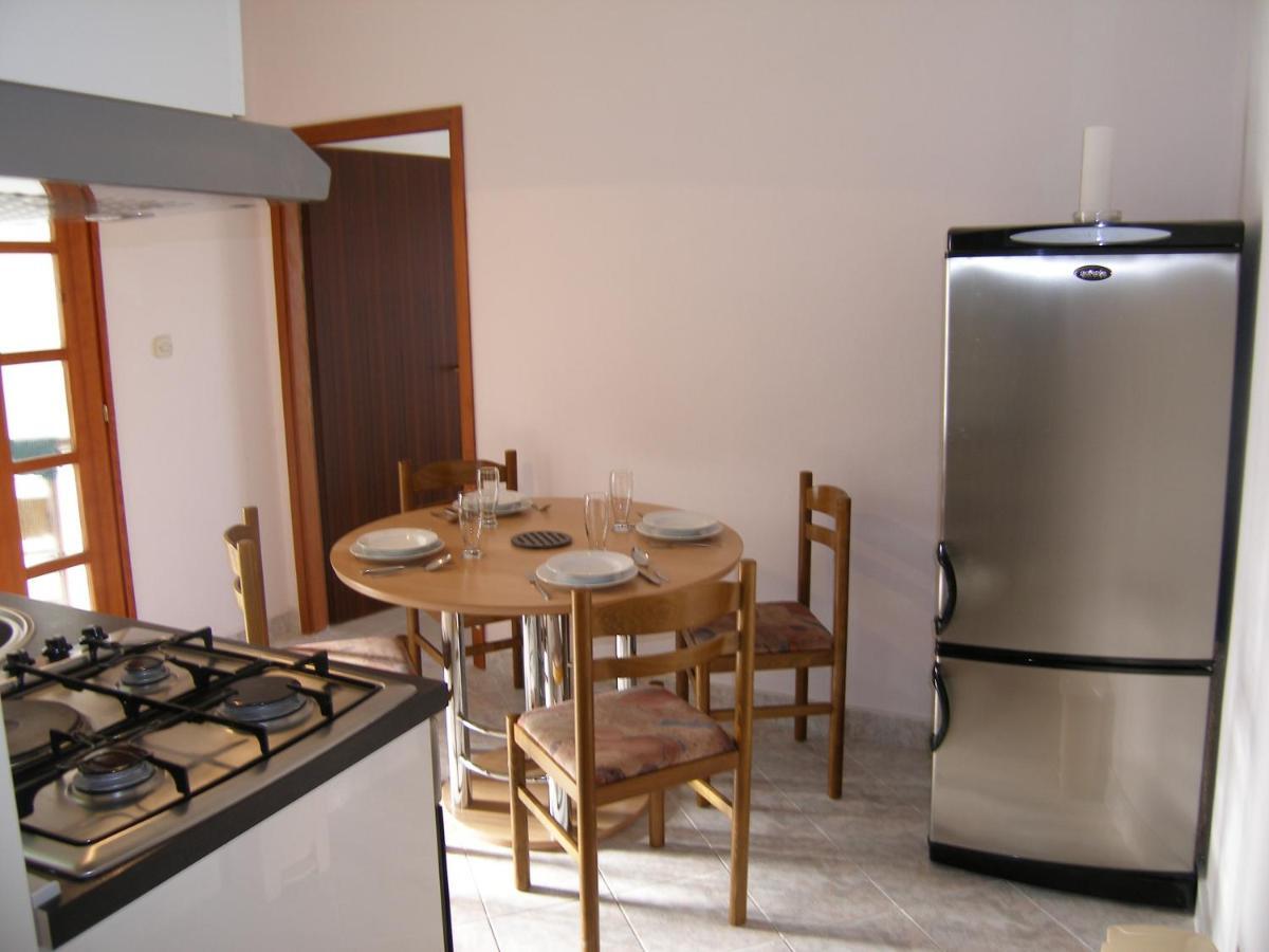 Apartmani Matela Petrcane Exterior foto